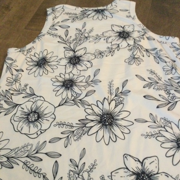 Womens floral tank - Picture 4 of 4